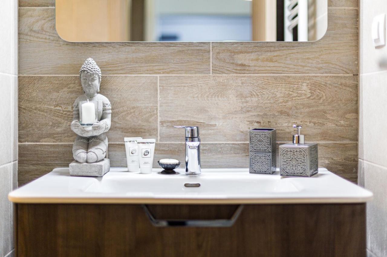 Unique Hotel Apartments Grand Residence ยาช ภายนอก รูปภาพ